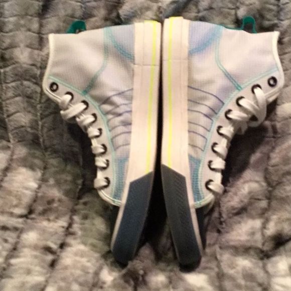 Mens Adidas Nizza Hi top Sneakers - Picture 2 of 5